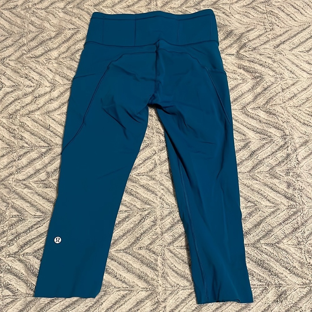 Lululemon Fast Free HR Crop 19"L Reflective Size 6 Blue Lagoon leggings - Picture 4 of 12